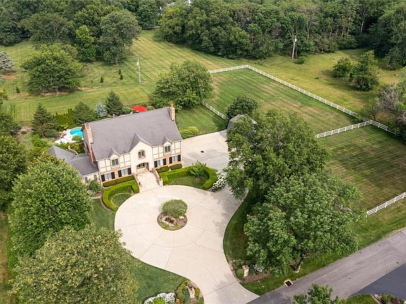 2nd image of 29 Country Life Acres