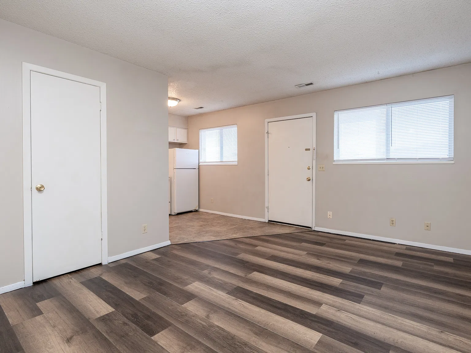 Central Heights Apartments - 7345B — Photo 3