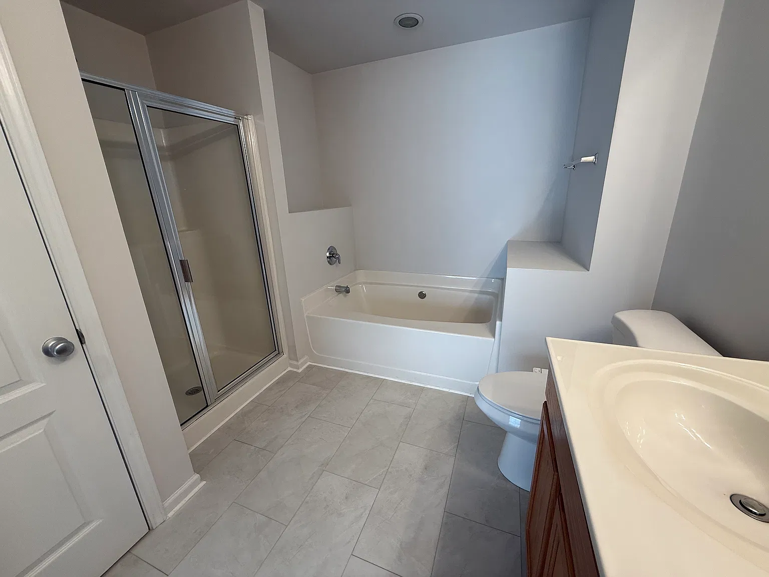 3 bed, 2.5 bath, 1704 sqft, $2,100 — Photo 4