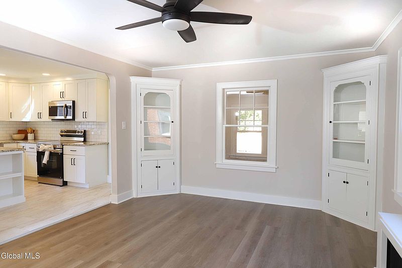 5th image of 44 Swartson Court