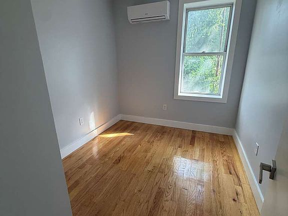5th image of 407 61st St #1A