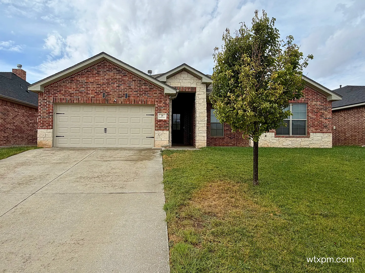 Beautifully Updated 3 Bed, 2 Bath Canyon Home — Photo 1