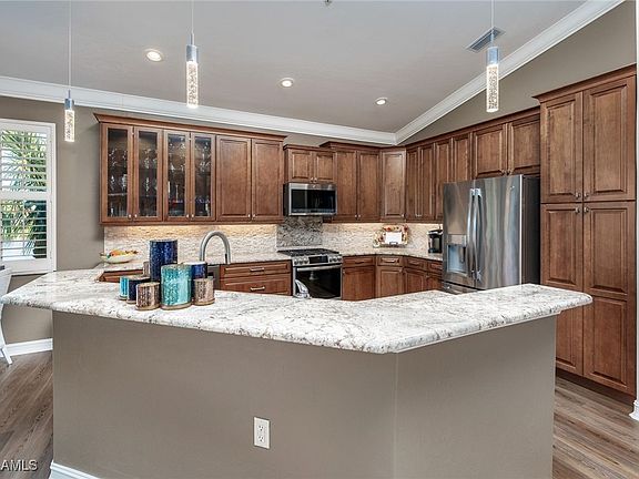 4th image of 11028 Harbour Yacht Ct Unit 202