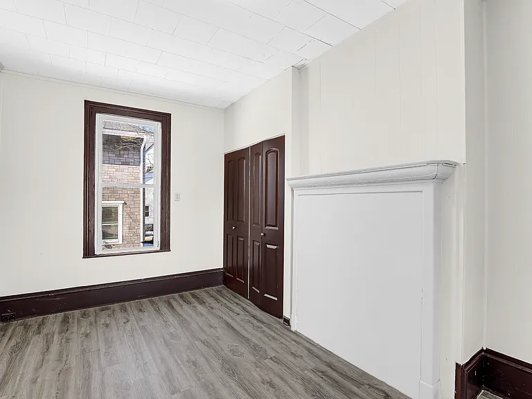 201 N Hickory St #1 — Photo 2