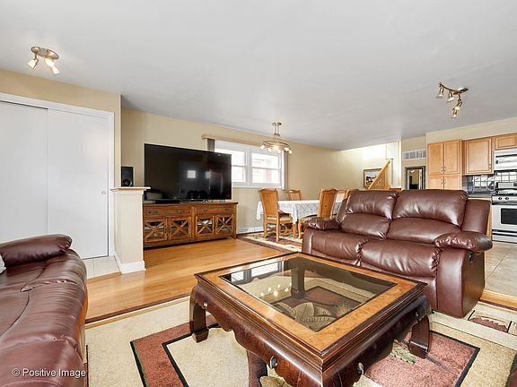 5th image of 3838 W Estes Ave