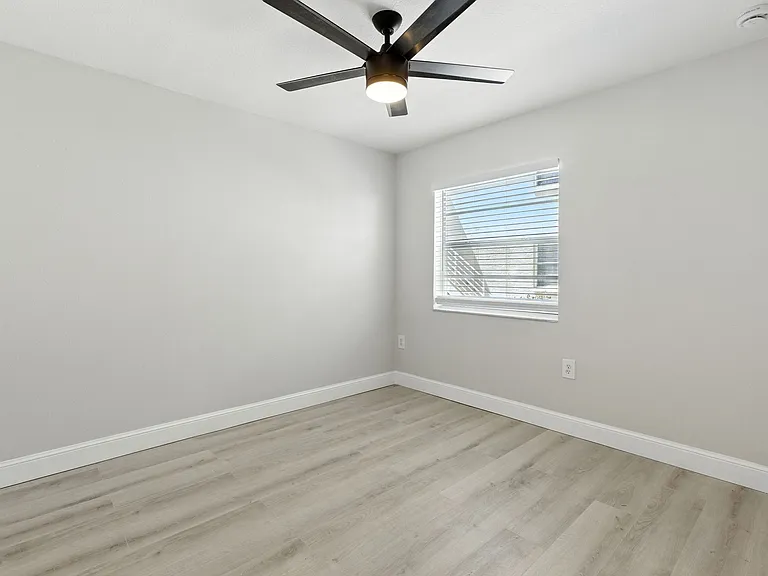 408 S Tampania Ave — Photo 14