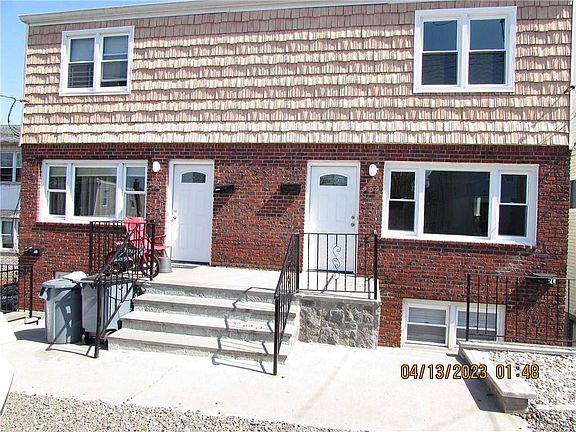 2nd image of 54 Farquhar Ave #1