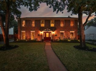 8226 Town Creek Dr, Houston, TX 77095
