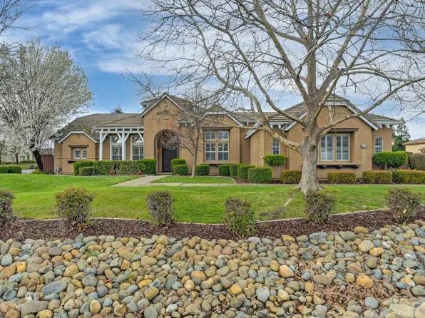 9266 Seabiscuit Ln, Elk Grove, CA 95624