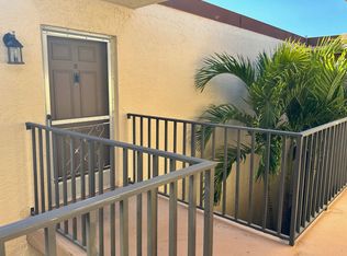 12481 McGregor Blvd APT 16, Fort Myers, FL 33919