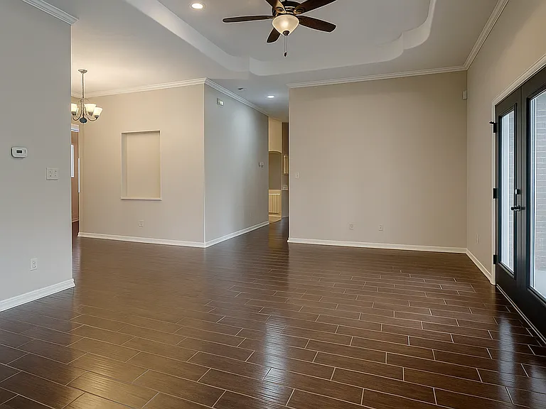 111 Reidda Dr — Photo 3