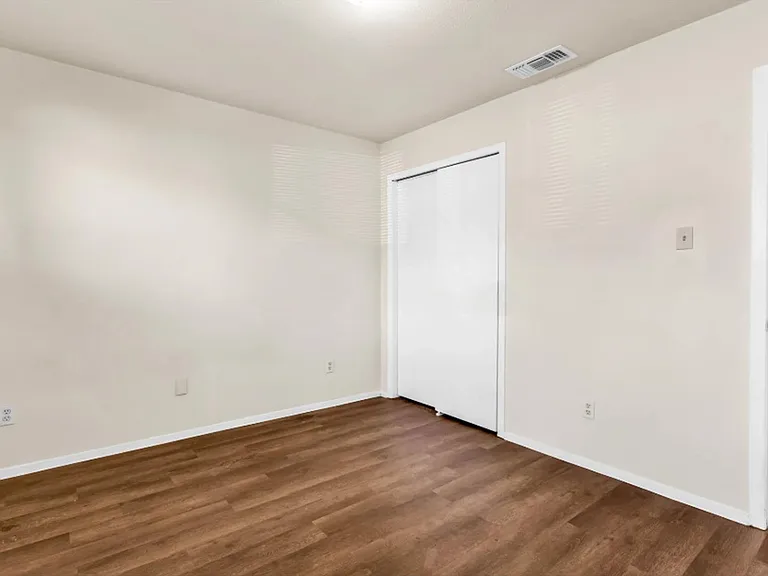 2012 W Loop — Photo 12