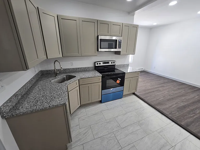 33 E Main St #A — Photo 3