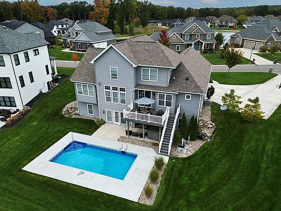4th image of 18376 Donegal Dr