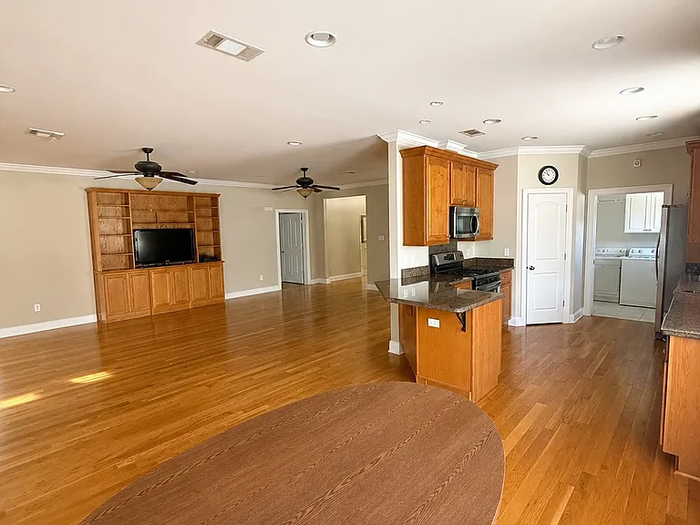 9125 Melrose Ln — Photo 8
