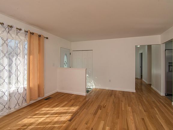 5th image of 41536 Coolidge St