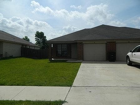 2nd image of 1404 Nicholas Cir APT A