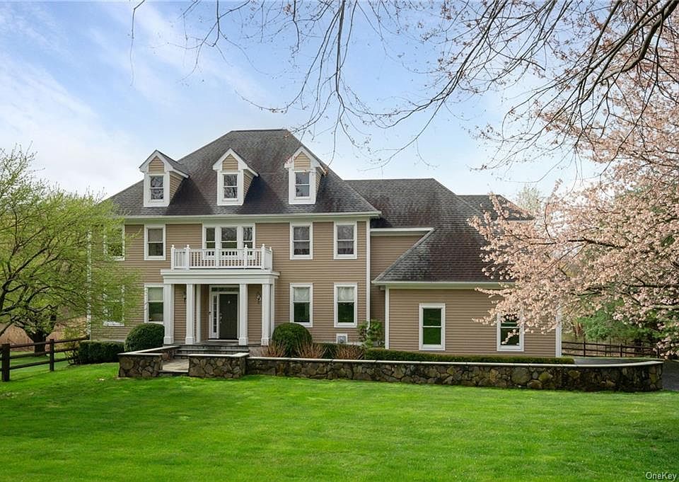 1st image of 1 Henker Farm Ln