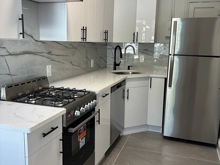 271 Greenwich Ave #1B — Photo 10