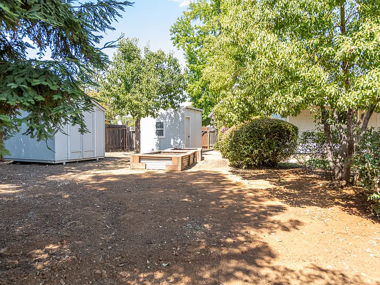 3803 Yellowstone Ct — Photo 36