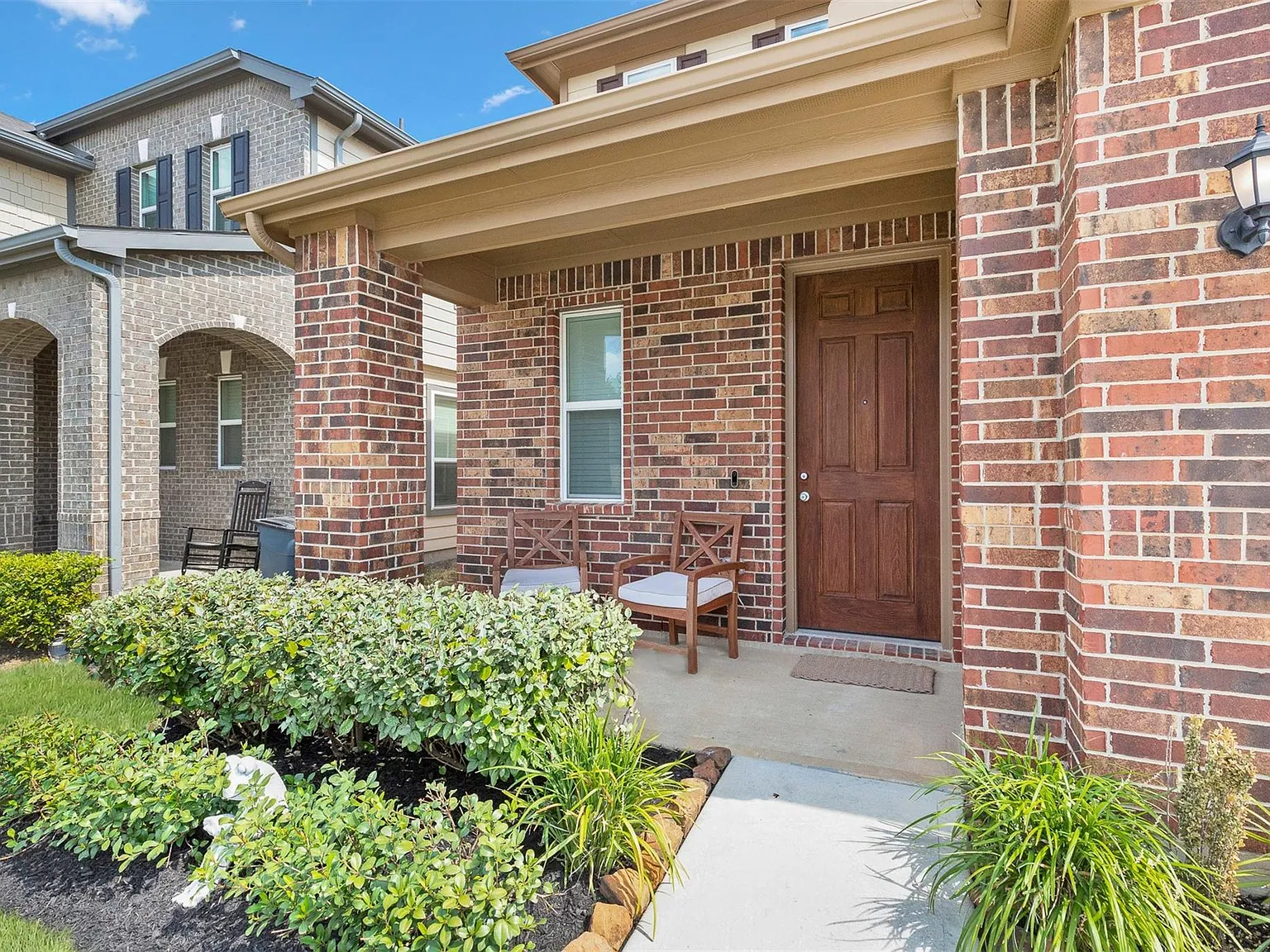 3 bed, 2.5 bath, 2680 sqft, $2,350 — Photo 3