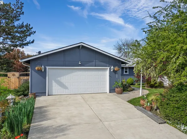 3457 W Normandy Ave, Roseburg, OR 97471