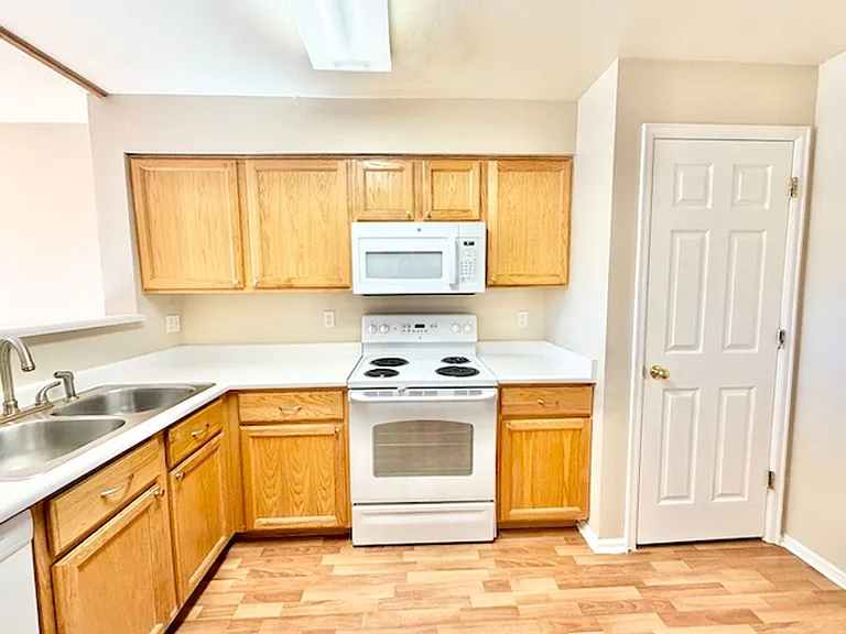 1085 W 112th Ave #B — Photo 5