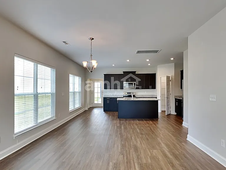 5217 Tupelo St — Photo 5