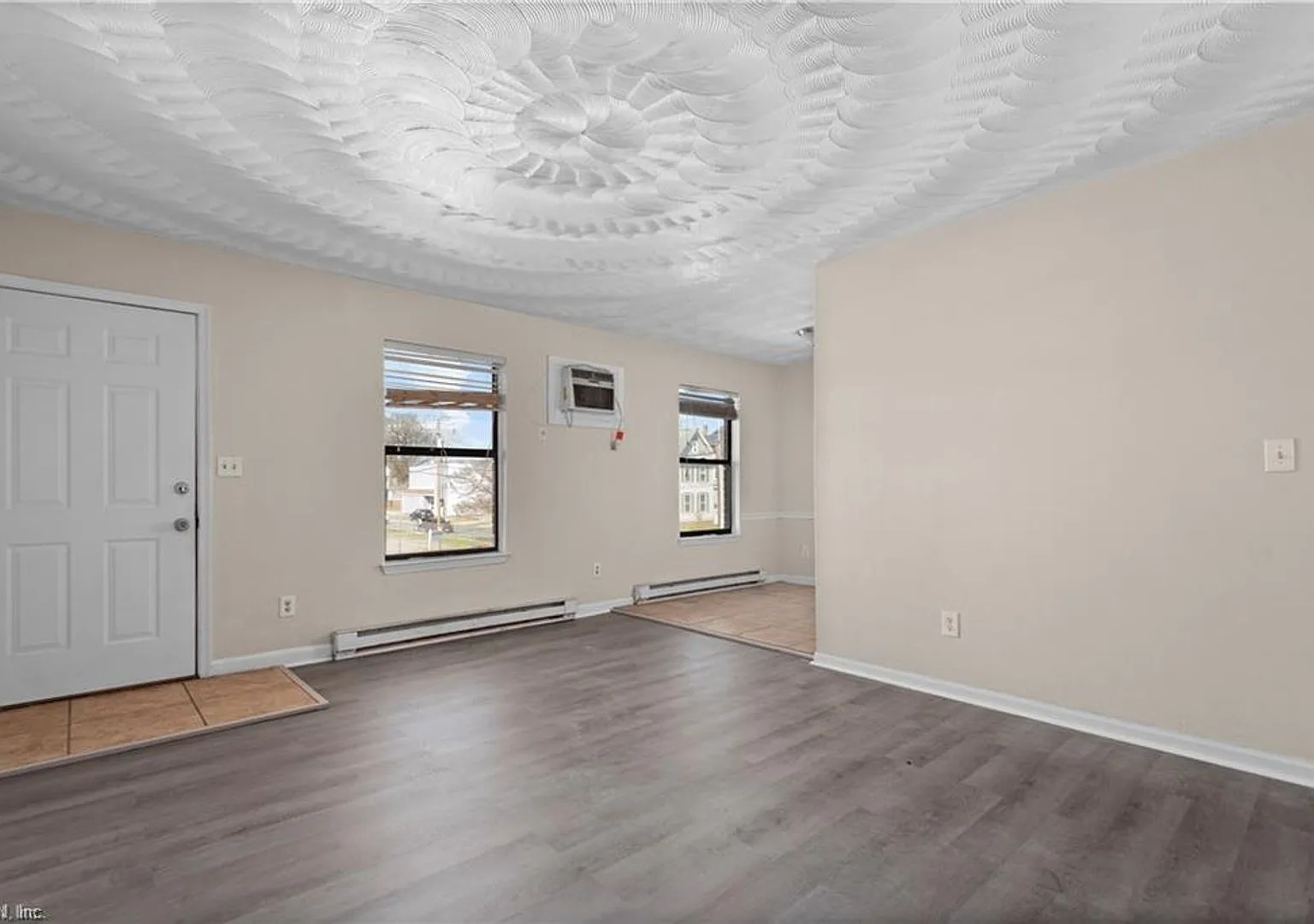 201 W 34th Street — Photo 1