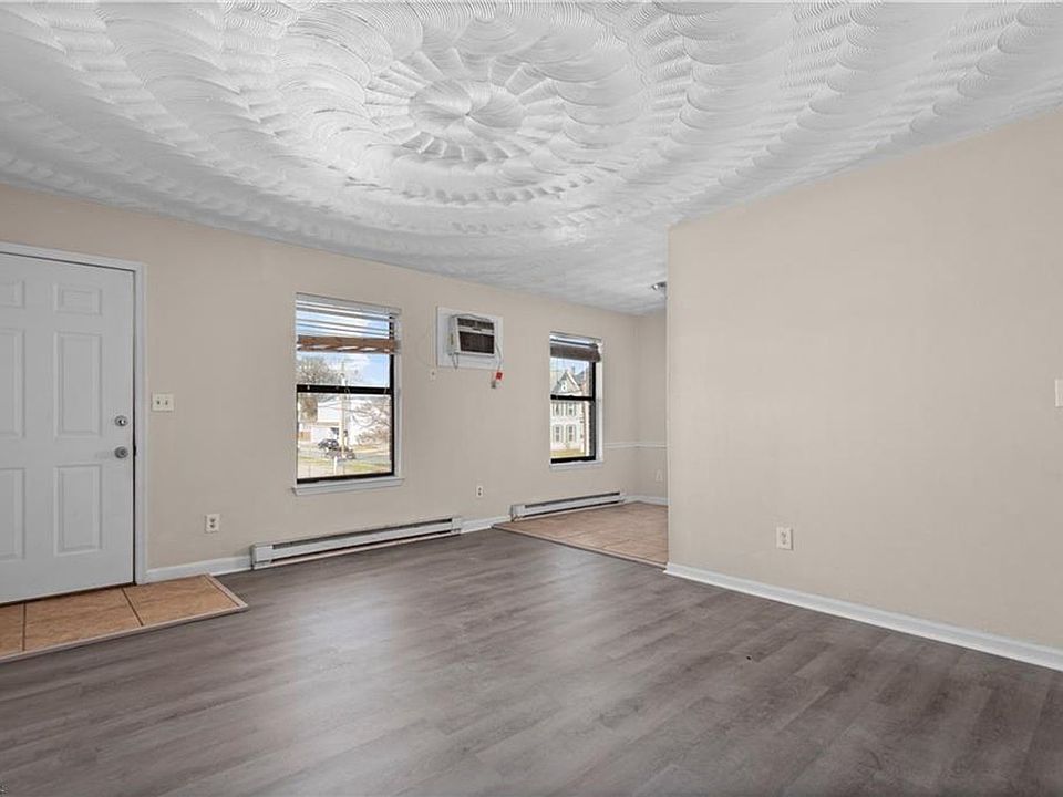 1st image of 201 W 34th St APT 3