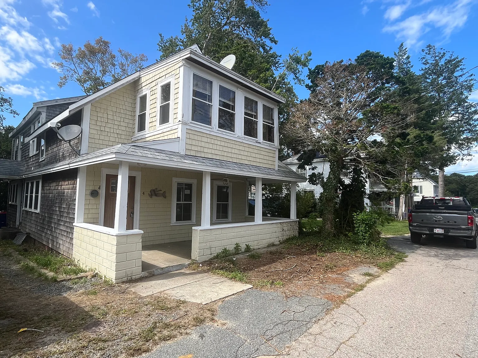 3 bed, 850 sqft, $3,300 — Photo 2