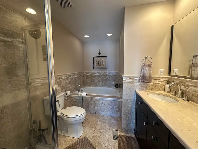 2204 East Dr #2204 — Photo 20