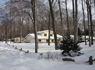 13004 Lakeshore Dr, Grand Haven, MI 49417