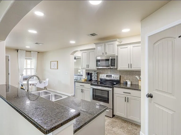 106 W Libra Dr — Photo 18