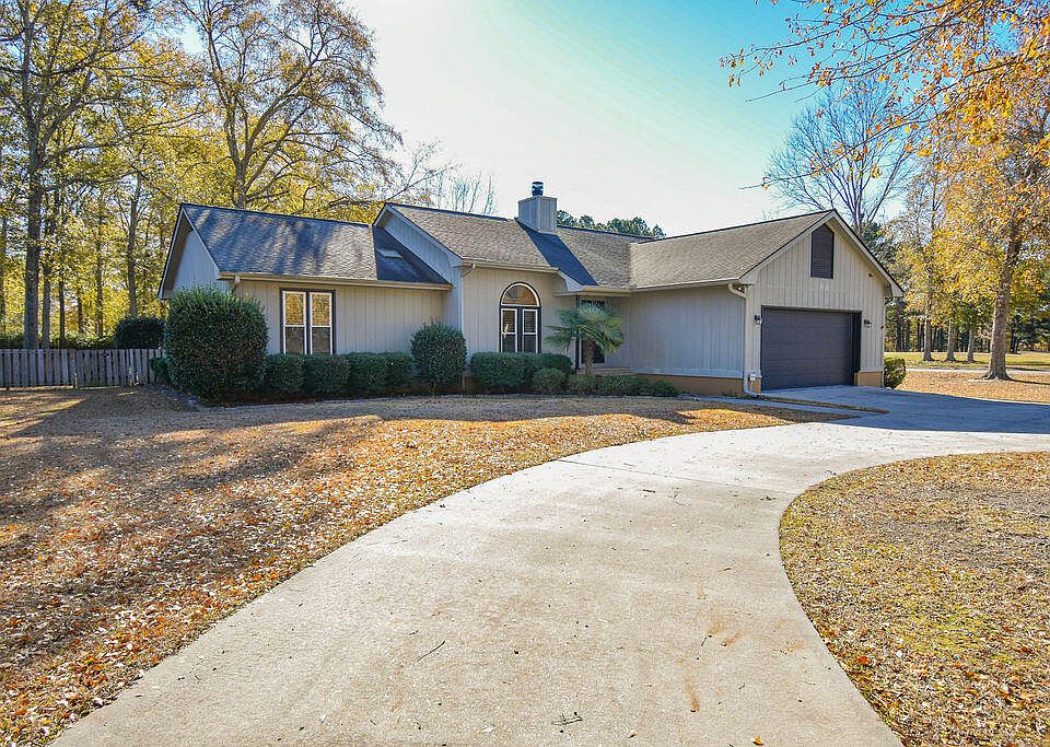1st image of 893 Heyward Dr