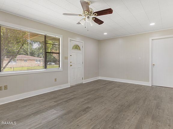 4th image of 1827 Julia St