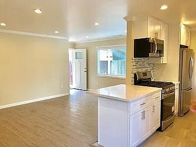 5th image of 1129 Sanchez Way