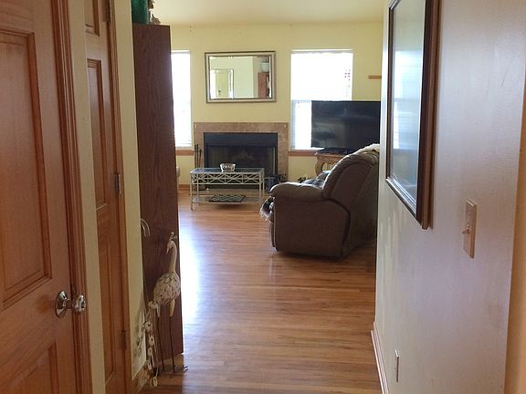 2nd image of 700 Oakland Dr