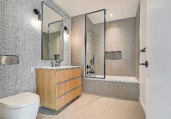 5th image of 329 Broadway #11/4