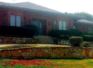 2009 Lake Country Dr, Arlington, TX 76012