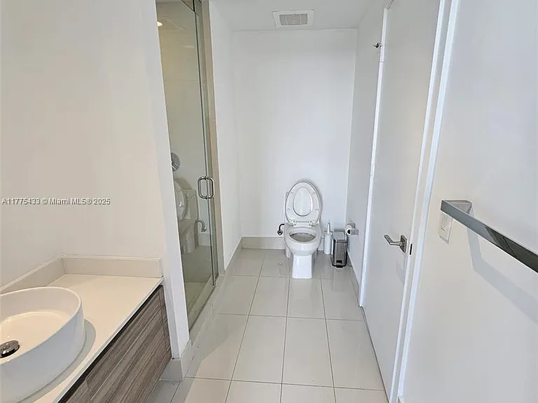 121 NE 34th St #2511 — Photo 23