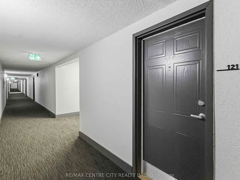 2230 Trafalgar St #121 — Photo 30