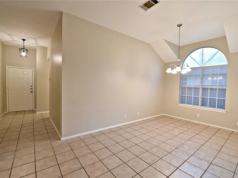 8402 Hillrock Dr — Photo 7