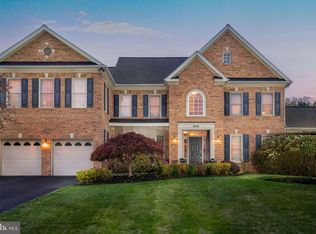 10716 Cloverbrooke Dr, Potomac, MD 20854