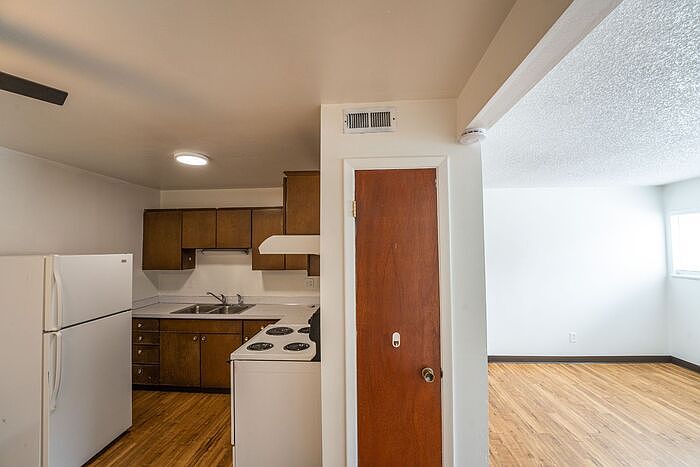 1st image of 1622 S 17th St #E102