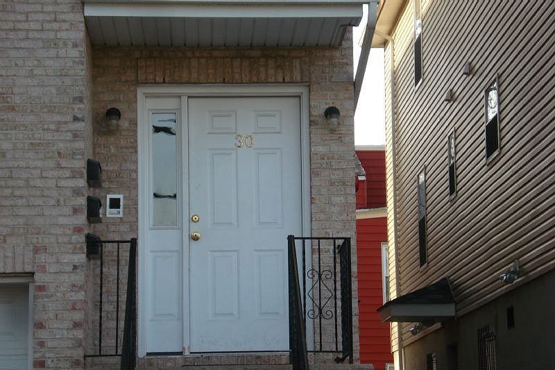 2nd image of 30 Bragaw Ave