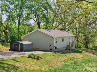 191 Posey Griffin Dr, Mars Hill, NC 28754