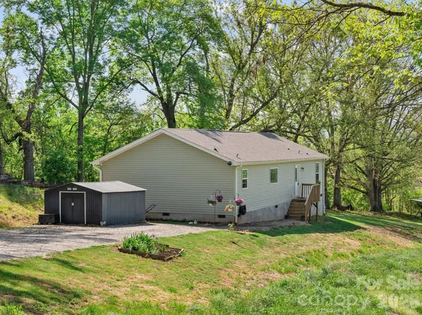 191 Posey Griffin Dr, Mars Hill, NC 28754