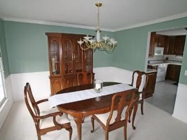 120 Brandywine Ln, Rochester, NY 14618