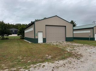1612 Storage Ln, Indian River, MI 49749